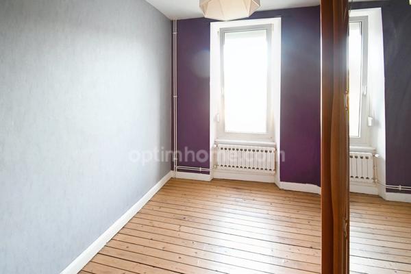 MAISON INDIVIDUELLE SPACIEUSE AVEC POTENTIEL – 4 NIVEAUX, TERRASSE ET JARDIN