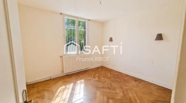 Maison de de 203m2 sur 504m2 de Jardin