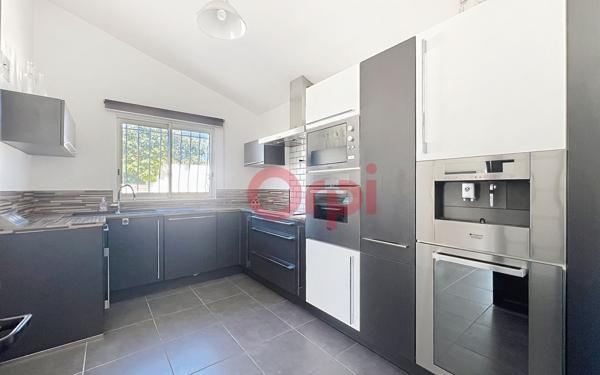 Maison à vendre    4 pièces •  Pia