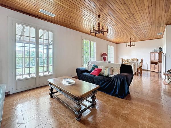 FONSORBES – Maison Familiale T7 de 167m² de Plain-Pied avec piscine et dépendances