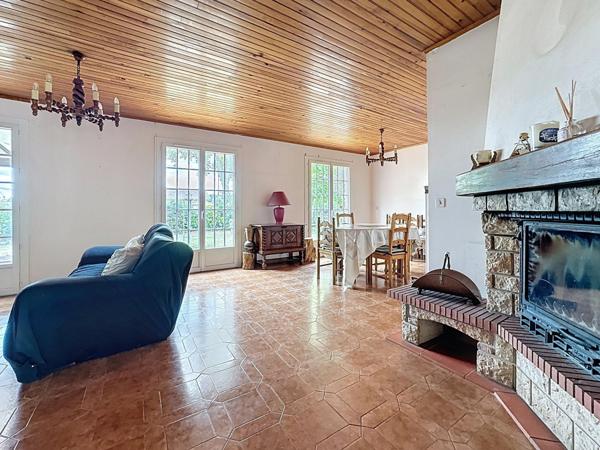 FONSORBES – Maison Familiale T7 de 167m² de Plain-Pied avec piscine et dépendances