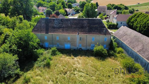 Ancienne Abbaye de Charme – 232 m² Habitables + 2 Dépendances – Terrain de 3,1 ha
