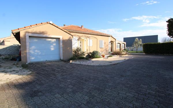 Maison à vendre    6 pièces •  Morières-lès-Avignon