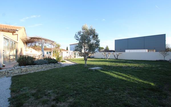 Maison à vendre    6 pièces •  Morières-lès-Avignon