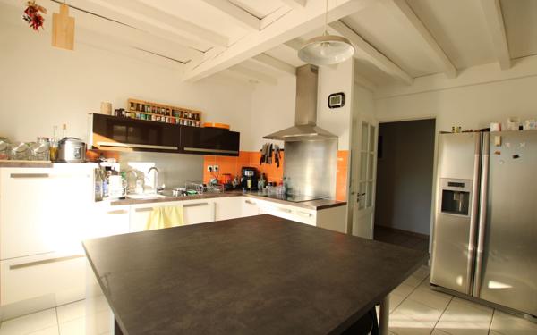 Maison à vendre    6 pièces •  Morières-lès-Avignon