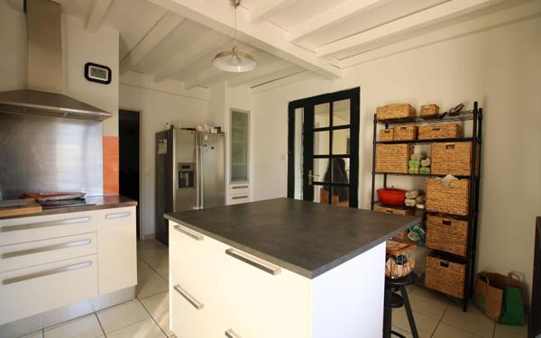 Maison à vendre    6 pièces •  Morières-lès-Avignon