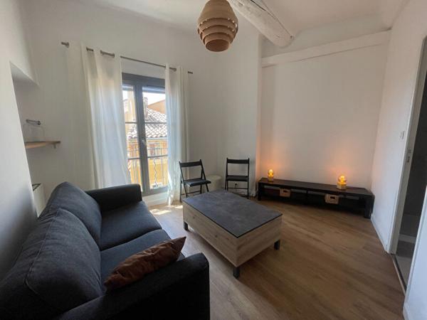 A LOUER - AIX EN PROVENCE - HAUT COURS MIRABEAU  -  MAGNIFIQUE T2 MEUBLE