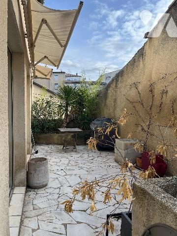 Duplex de 150 m² avec terrasse – Centre-ville piéton de Valence