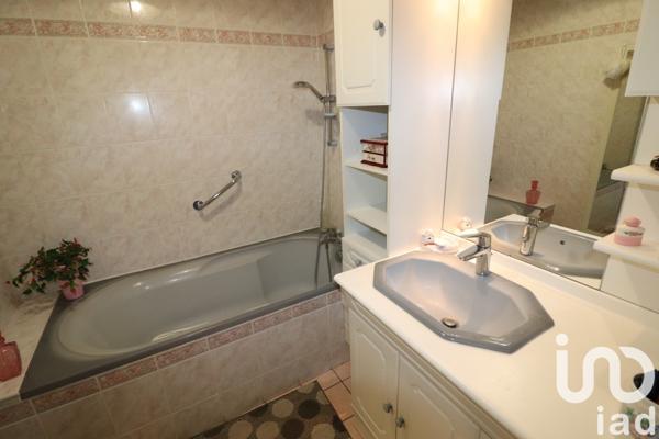 Appartement 3 pièces de 74 m² à Avon (77210)