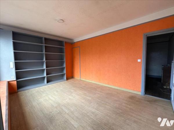 Immeuble MONTEBOURG (50310)