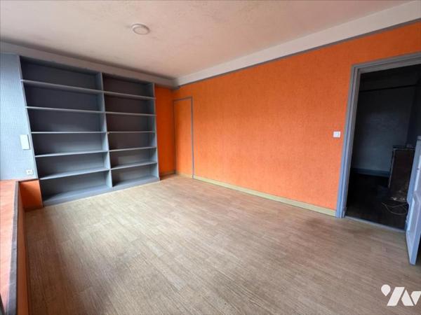 Immeuble MONTEBOURG (50310)