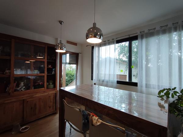 Maison - 9 pièces - 200 m²