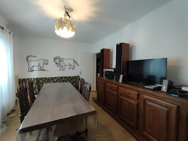 Maison - 9 pièces - 200 m²