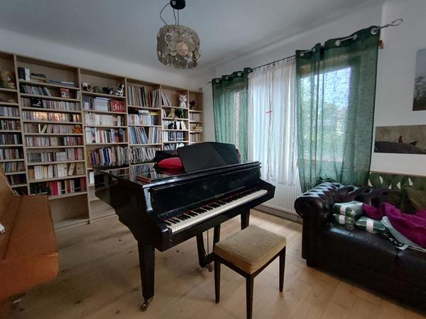 Maison - 9 pièces - 200 m²