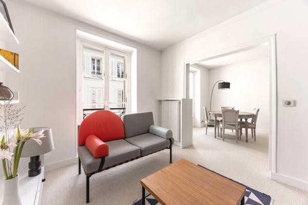 Appartement Paris 7e - GROS CAILLOU / EXPOSITION