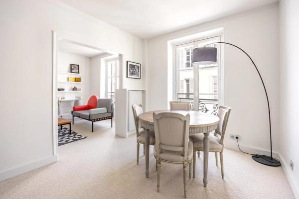 Appartement Paris 7e - GROS CAILLOU / EXPOSITION