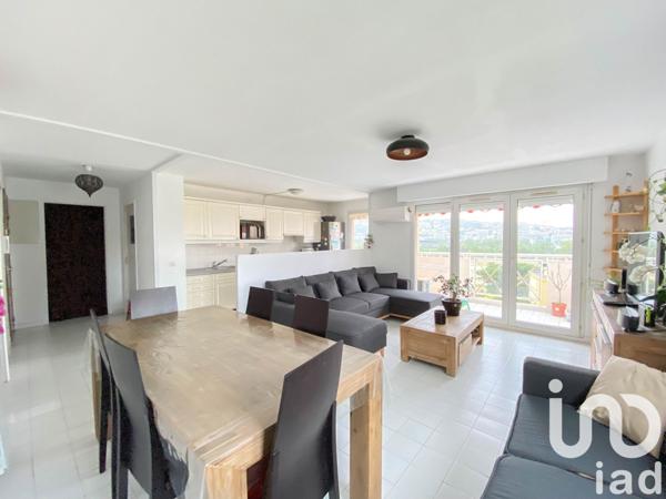 Appartement 4 pièces de 77 m² à Saint-Laurent-du-Var (06700)