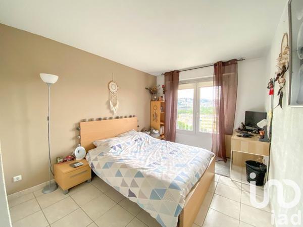 Appartement 4 pièces de 77 m² à Saint-Laurent-du-Var (06700)