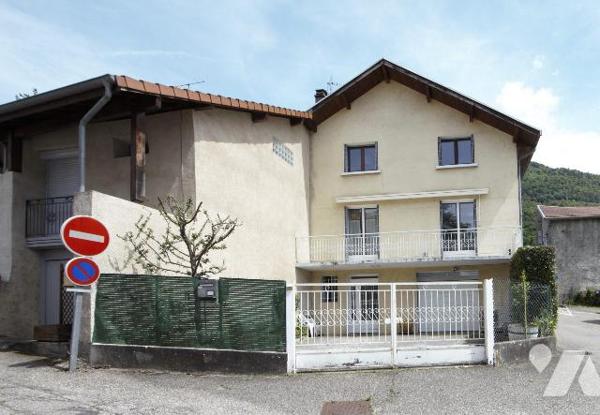 Maison T6 proche de tout