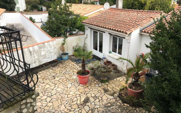 Maison à vendre    8 pièces •  La Flotte