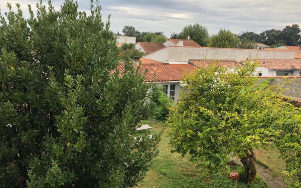 Maison à vendre    8 pièces •  La Flotte