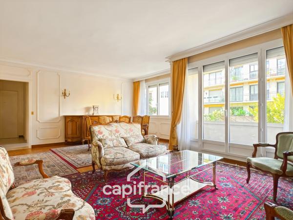 Appartement spacieux quartier Saint-James