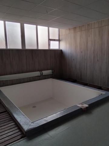 Local commercial avec piscine