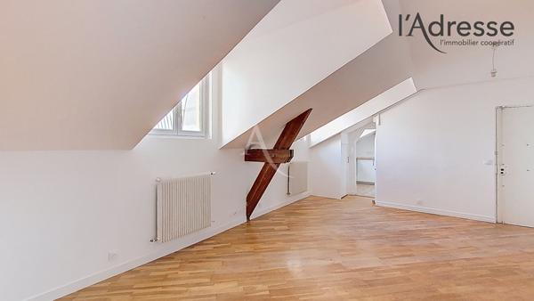 SURESNES/ CARNOT GAMBETTA Appartement dernier étage 2/3 pièces 54m² avec cave