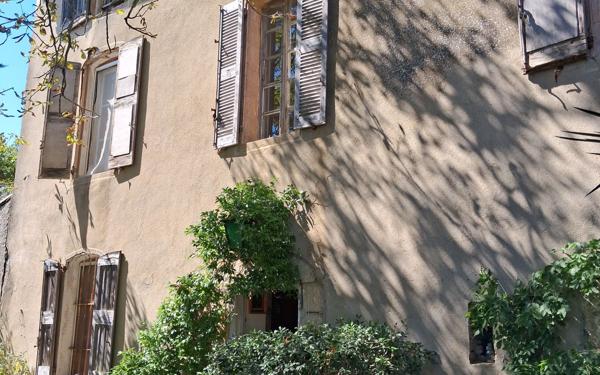 Maison à vendre    7 pièces •  Valensole