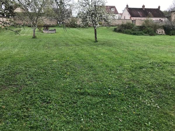 🌿 Très beau terrain à bâtir 2400 m² – Bléneau (89220)