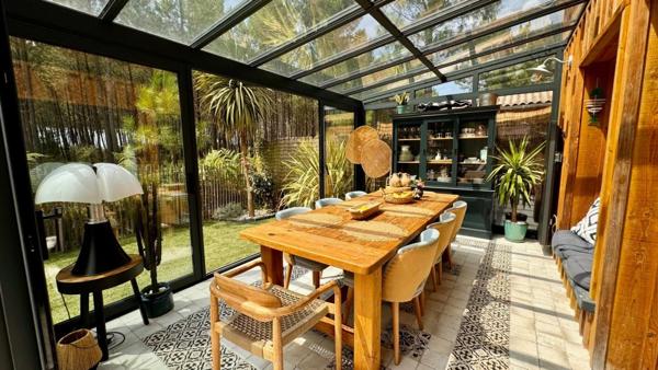 EXCEPTIONNEL AVEC JARDIN, JACUZZI et VUE FORÊT !!!