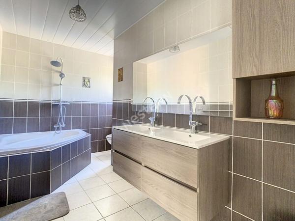 Maison idéale deux famille ou activité touristique