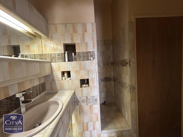 Appartement à vendre 6 pièces 201.35m² Poitiers (86000)