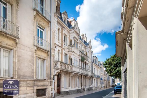 Appartement à vendre 6 pièces 201.35m² Poitiers (86000)