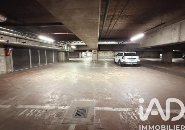Parking à vendre 700 m² Paris 13