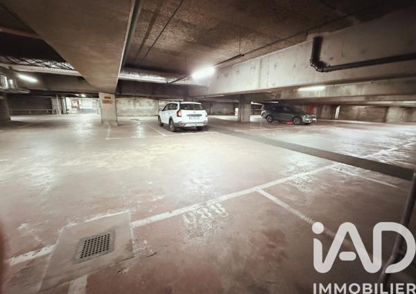 Parking à vendre 700 m² Paris 13