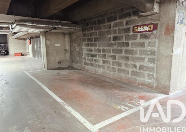 Parking à vendre 700 m² Paris 13