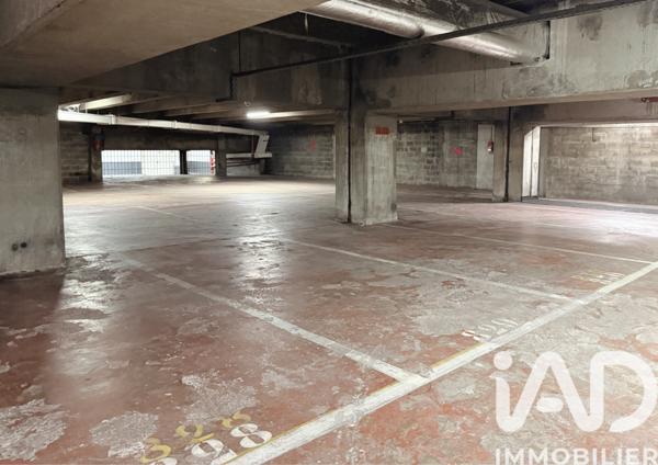 Parking à vendre 700 m² Paris 13