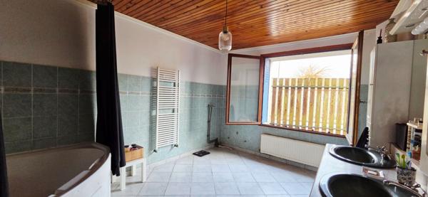 Maison avec mode de vie plain pied dans un environnement calme à 10 min de la gare RER C d' Etampes et TER dircect Paris Austerlits en 30 minutes.