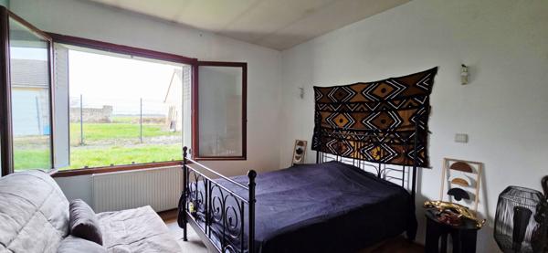 Maison avec mode de vie plain pied dans un environnement calme à 10 min de la gare RER C d' Etampes et TER dircect Paris Austerlits en 30 minutes.