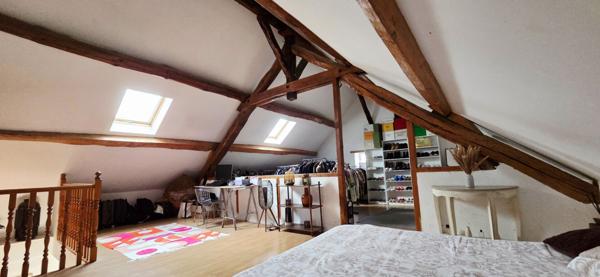 Maison avec mode de vie plain pied dans un environnement calme à 10 min de la gare RER C d' Etampes et TER dircect Paris Austerlits en 30 minutes.