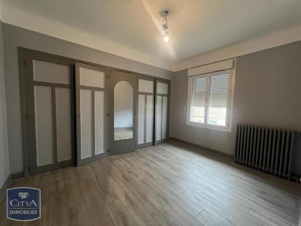 Appartement à louer 2 pièces 56.79m² Vichy (03200)