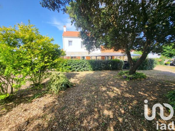 House for sale 4 rooms 93 m² Le Champ-Saint-Père