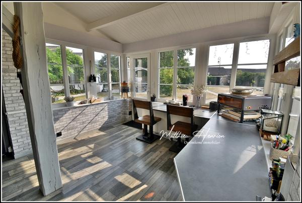 Exclusivité : maison de caractère rénovée, avec volumes et charme, DPE C