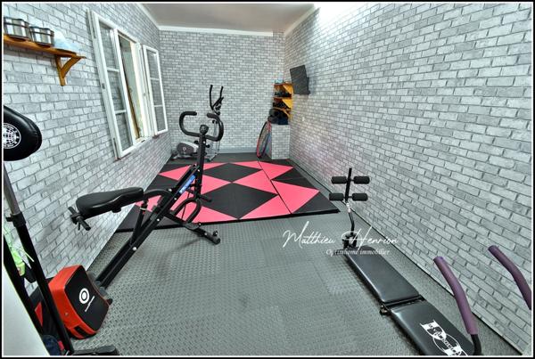 Exclusivité : maison de caractère rénovée, avec volumes et charme, DPE C