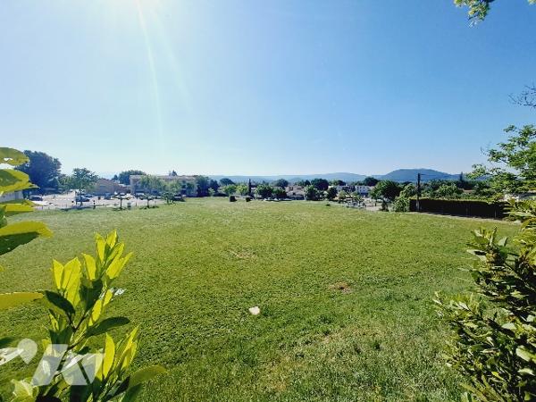 MONTBOUCHER-SUR-JABRON, maison de 122m²,6 chambres, sur 1130m² de parcelle.