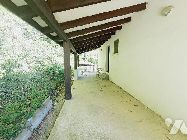 MONTBOUCHER-SUR-JABRON, maison de 122m²,6 chambres, sur 1130m² de parcelle.