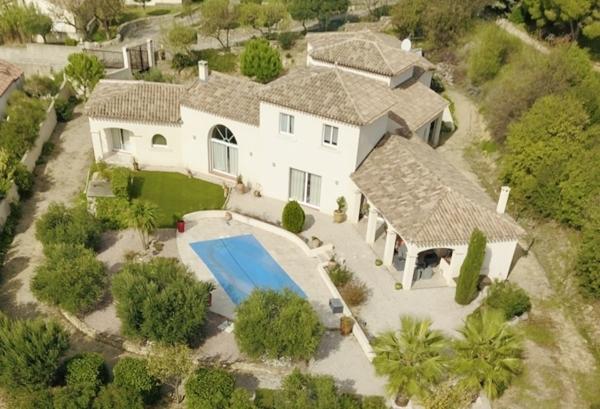 Villa méditerranéenne - piscine, patio et potentiel indépendant