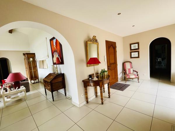 Villa méditerranéenne - piscine, patio et potentiel indépendant