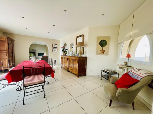 Villa méditerranéenne - piscine, patio et potentiel indépendant